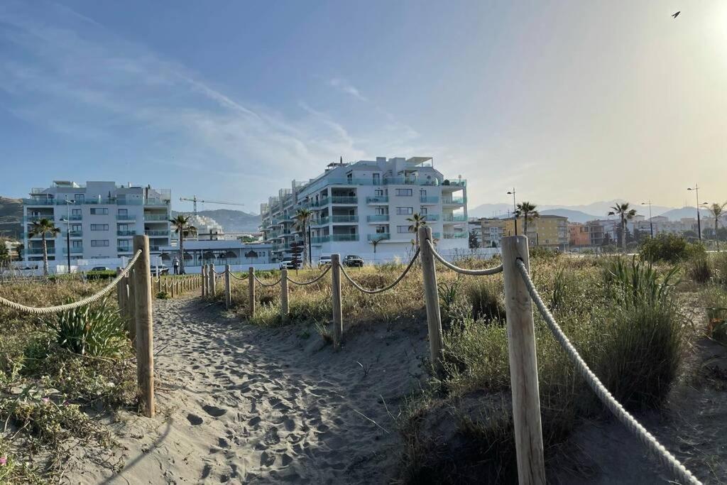 Amazing Duna Beach Seafront Apartament Торрокс-Коста Экстерьер фото