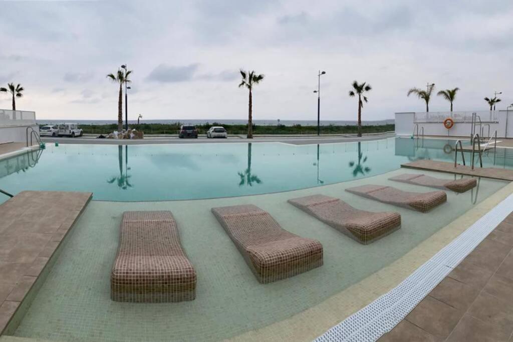 Amazing Duna Beach Seafront Apartament Торрокс-Коста Экстерьер фото