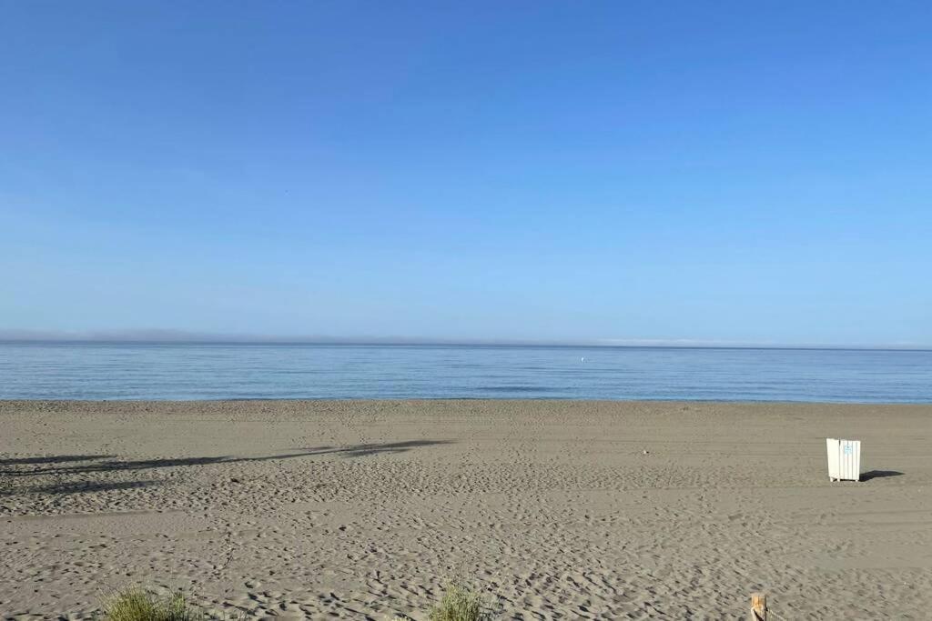 Amazing Duna Beach Seafront Apartament Торрокс-Коста Экстерьер фото