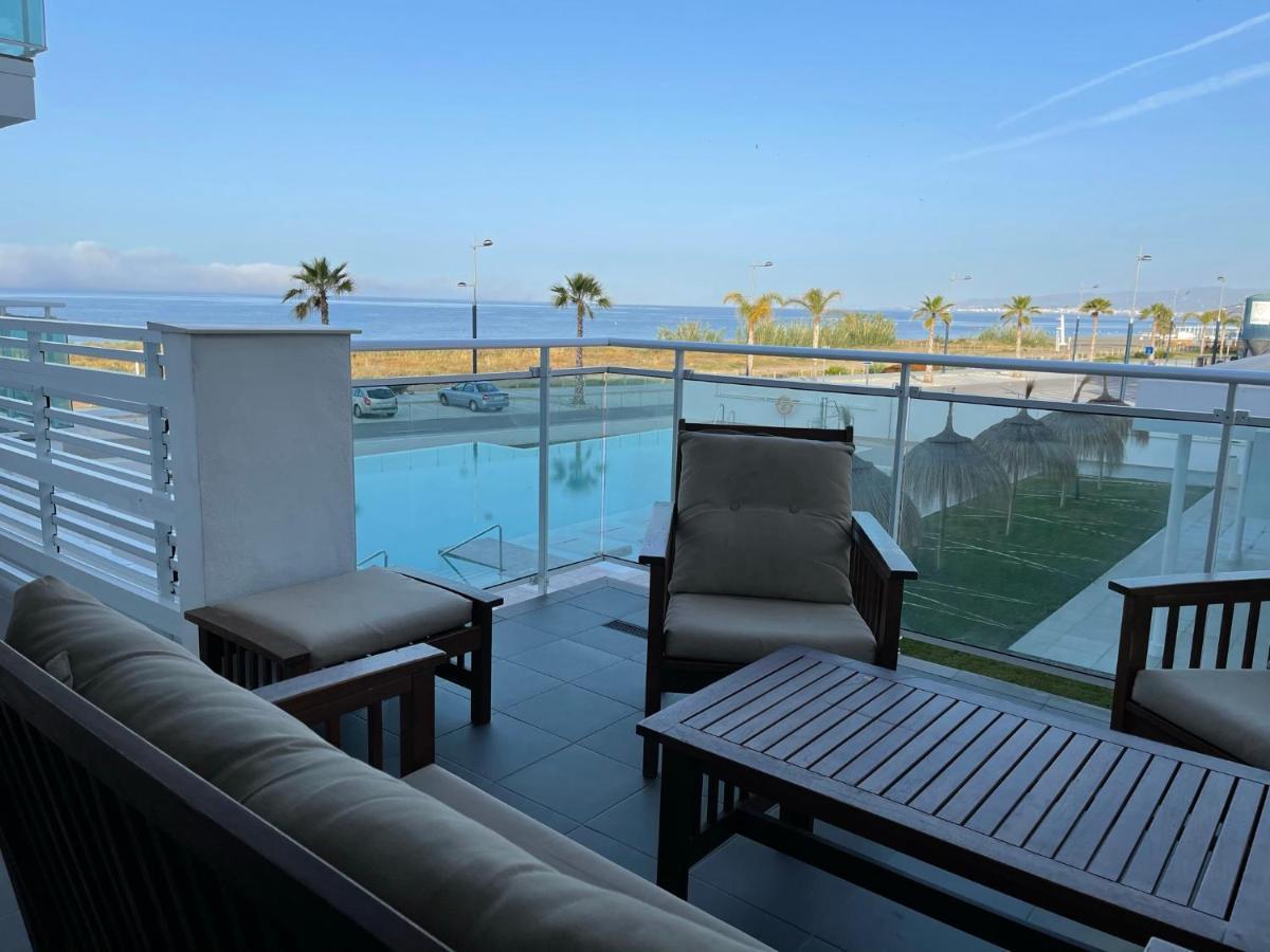 Amazing Duna Beach Seafront Apartament Торрокс-Коста Экстерьер фото